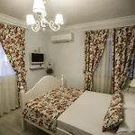 The White 2* Alacati