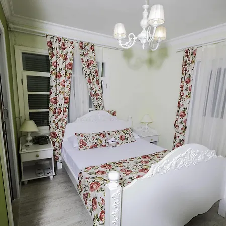 The White 호텔 알라카티