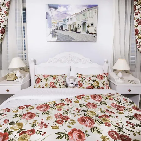 The White 2* Alacati