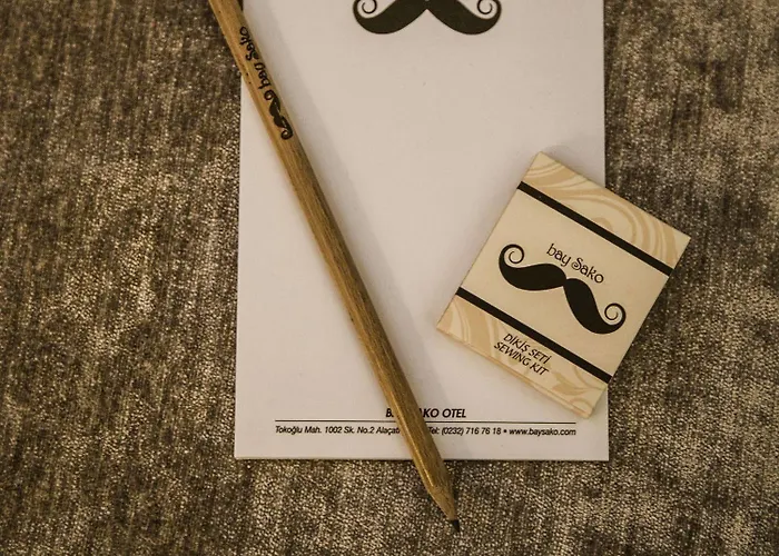 The White 알라카티